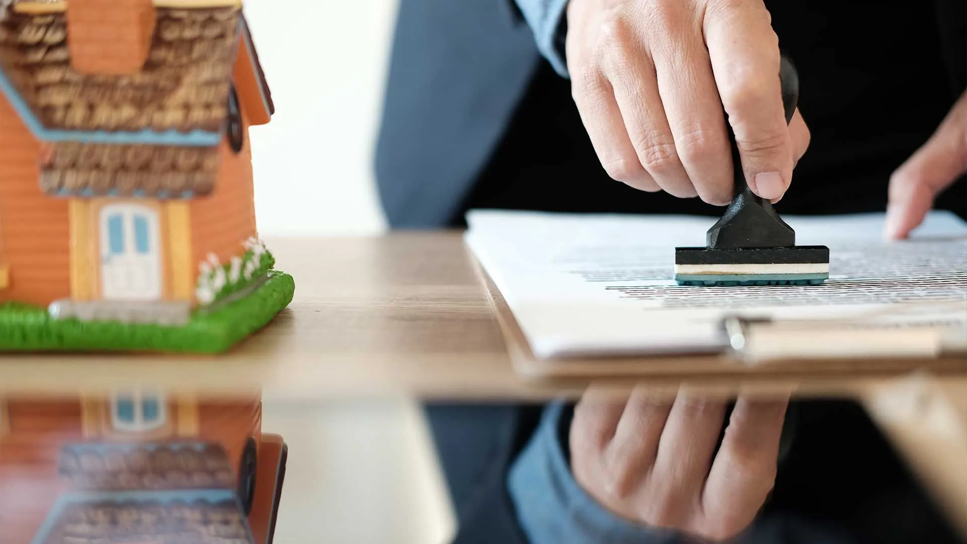 Auction Real Estate Secrets: Insider Tips for Buyers and Sellers