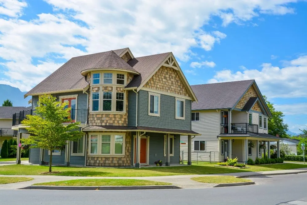 real estate auction